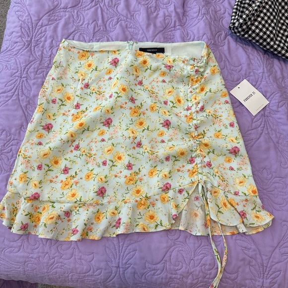 NWT colorful floral skirt with scrunch tie on the side - Picture 1 of 7